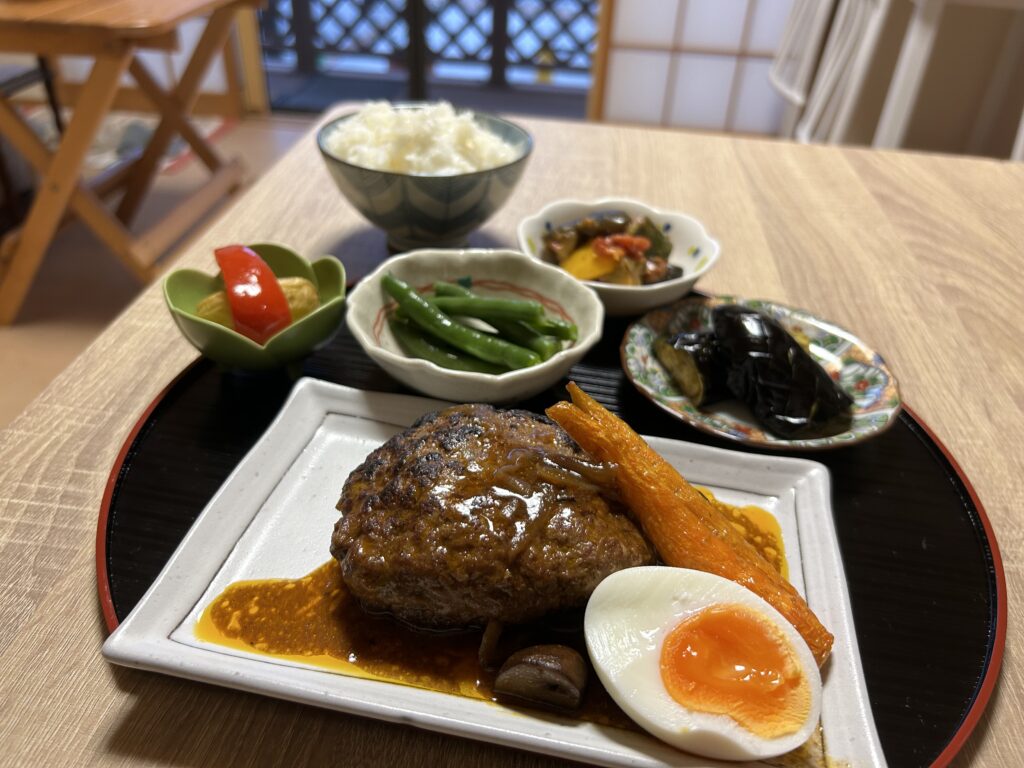 ハンバーグ定食
おうちカフェ かぶの葉っぱ いわき市