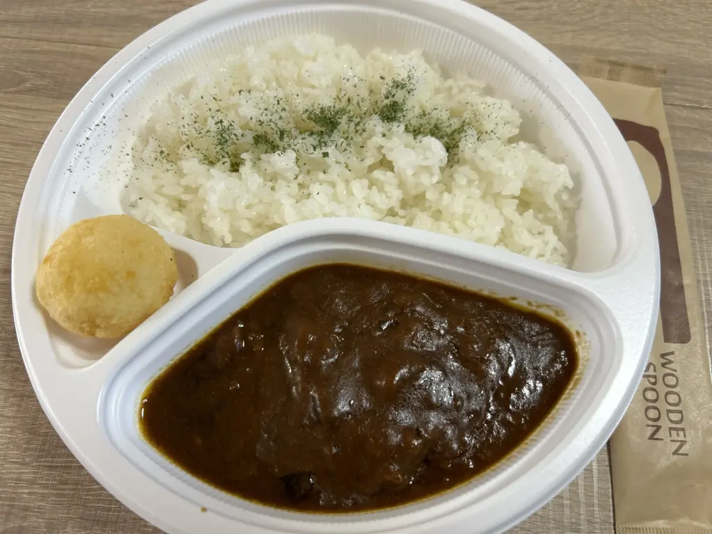 テイクアウトメニュー
牛すじカレー
おうちカフェ かぶの葉っぱ いわき市